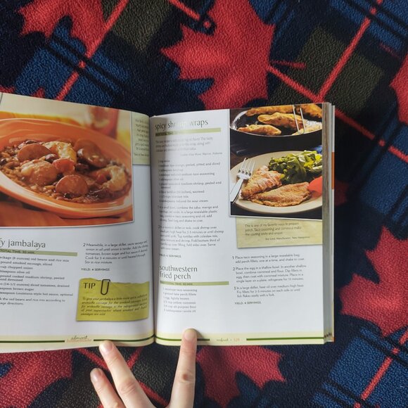 📚 3/$15 or 5/$20 📚 Cookbook - Taste of Home Almost Homemade - Picture 3 of 4